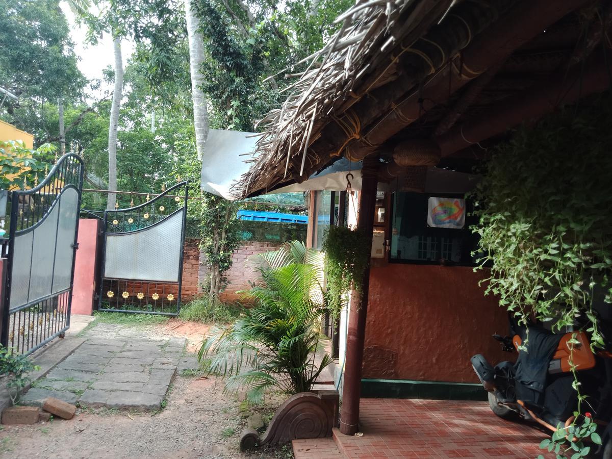 Mango Palace Hotel Varkala Buitenkant foto